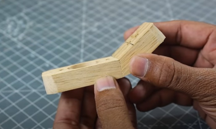 diy yarn winder angled piece