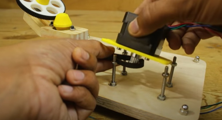 diy yarn winder to stepper