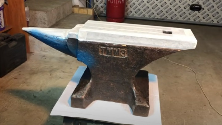 diy anvil restore spray paint