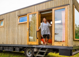 Traveler Builds Tiny House and Mounts It on Isuzu Truck