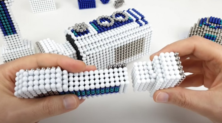 magnetic r2d2 finish legs