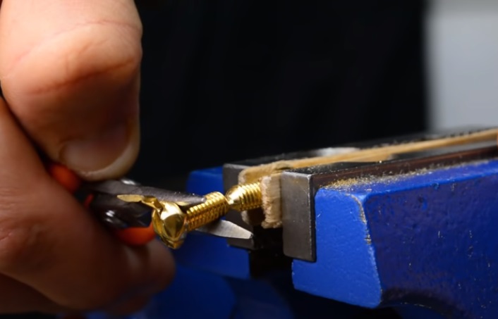 nut and bolt wasp bend body