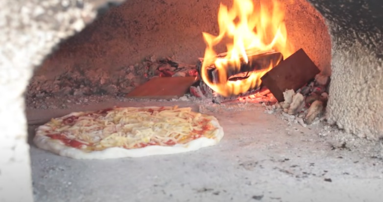 diy pizza oven make a pizza