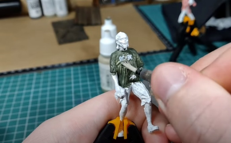 diy zombie diorama paint zombies