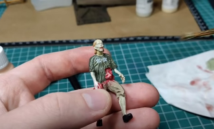 diy zombie diorama complete
