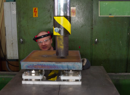 YouTubers Build a $4,500 Bathroom Scale That Can Carry About 240 Tons