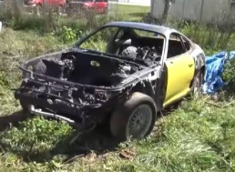 Restoring and Rebuilding a 1995 Toyota Supra Found in a Field in 10 Minutes