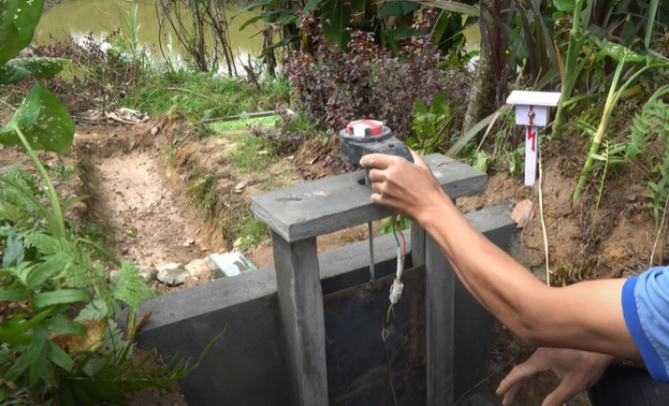 diy hydro dam actuator