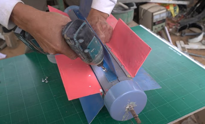 diy dam and house paddle