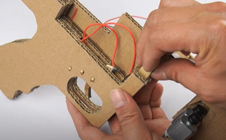 diy cardboard tommy gun flange glue