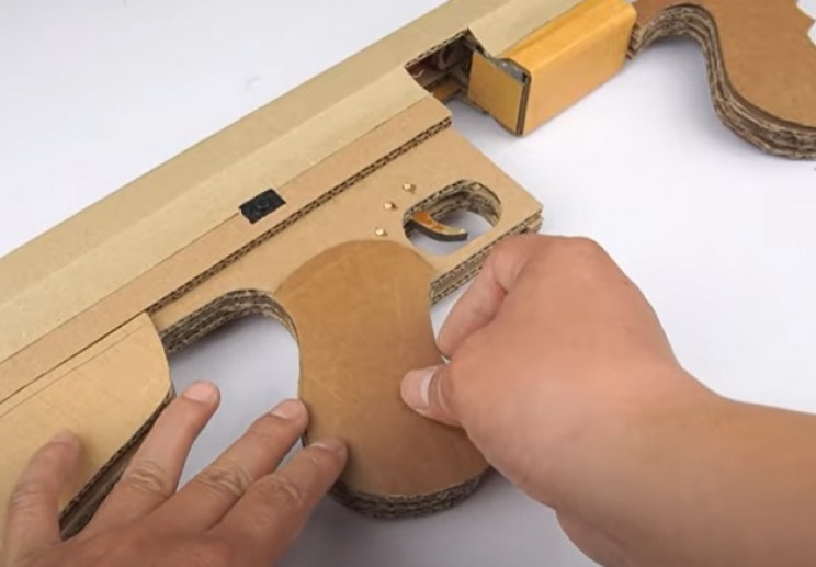 diy cardboard tommy gun build up grip