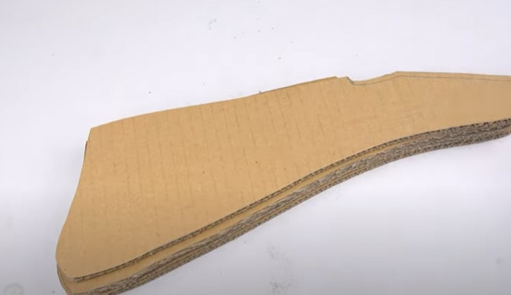 diy cardboard tommy gun butt assemble