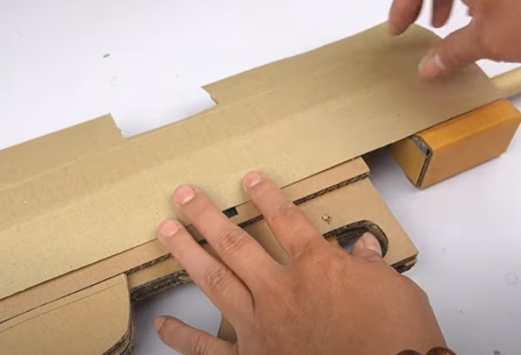 diy cardboard tommy gun top