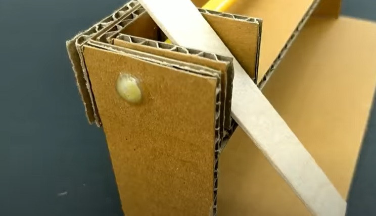 diy cardboard game 1 rod