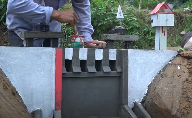 diy hydro dam paint
