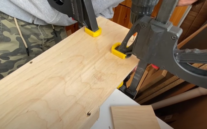 diy disc sander secure motor housing