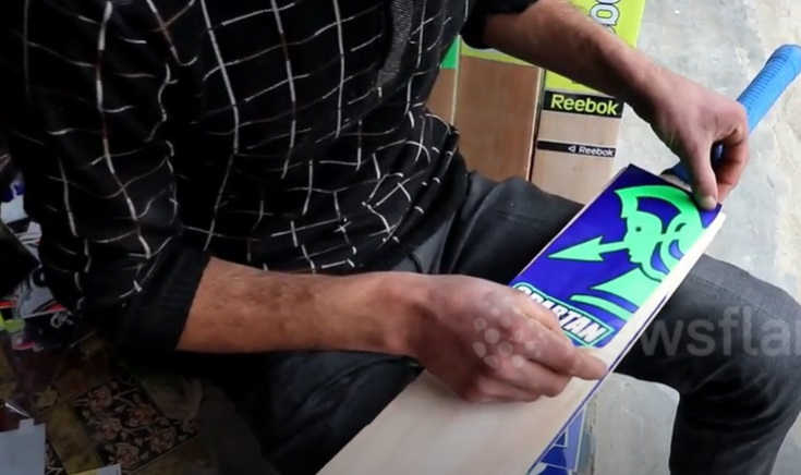 making cricket bats decals