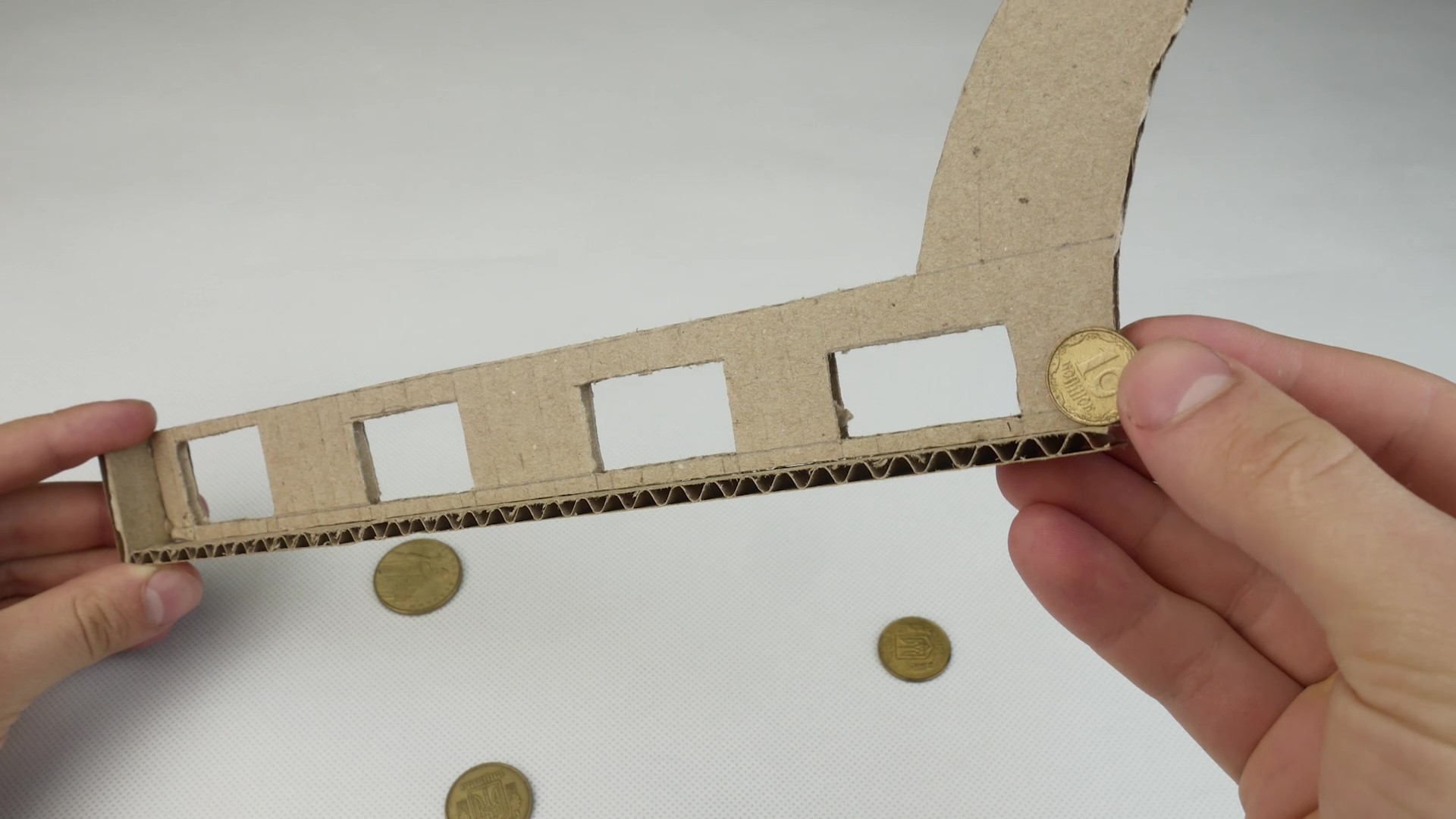 Get your coins in order fast with this DIY coin sorting machine Get your coins in order fast with this DIY coin sorting machine