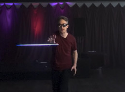 YouTuber Stops Laser Beam in Mid-Air with His Bare Hands