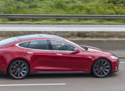 Driver Achieves a World Record of 1 Million Kilometers in a Tesla Model S