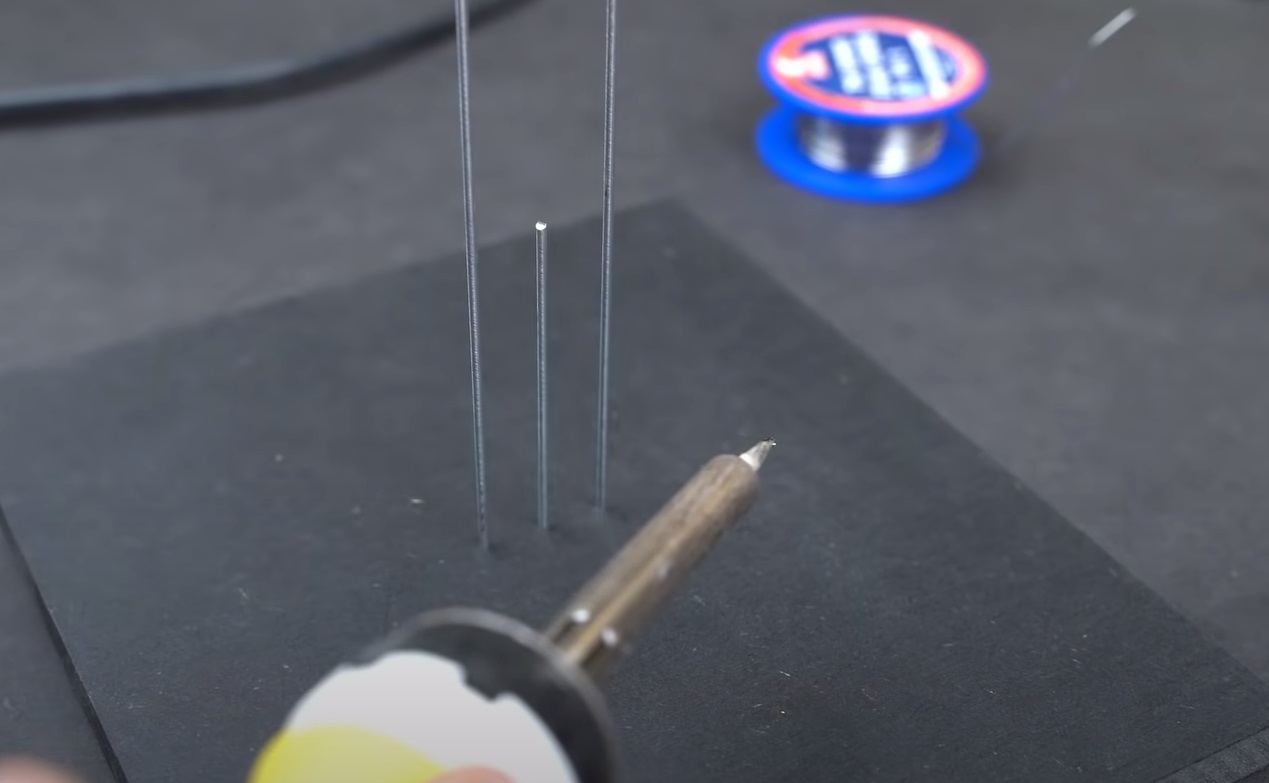 metal ball track struts