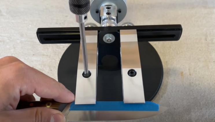 diy knife sharpener hold knife