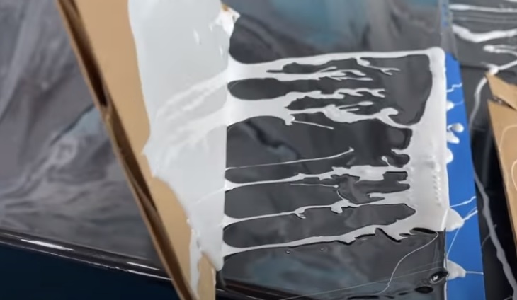 epoxy door cardboard spreader