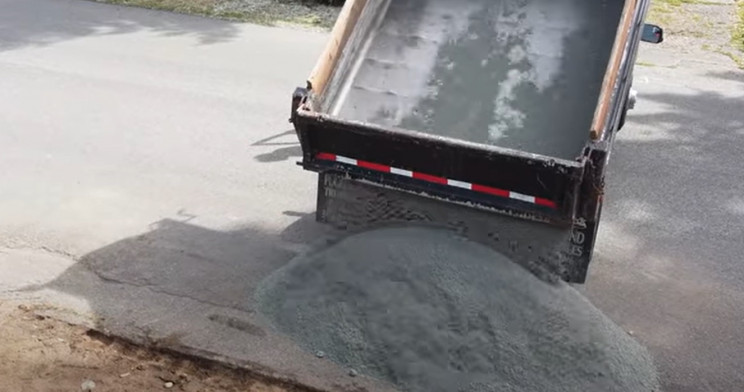 synthetic lawn gravel
