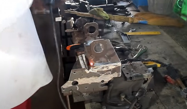 wiper winch ceiling mounting