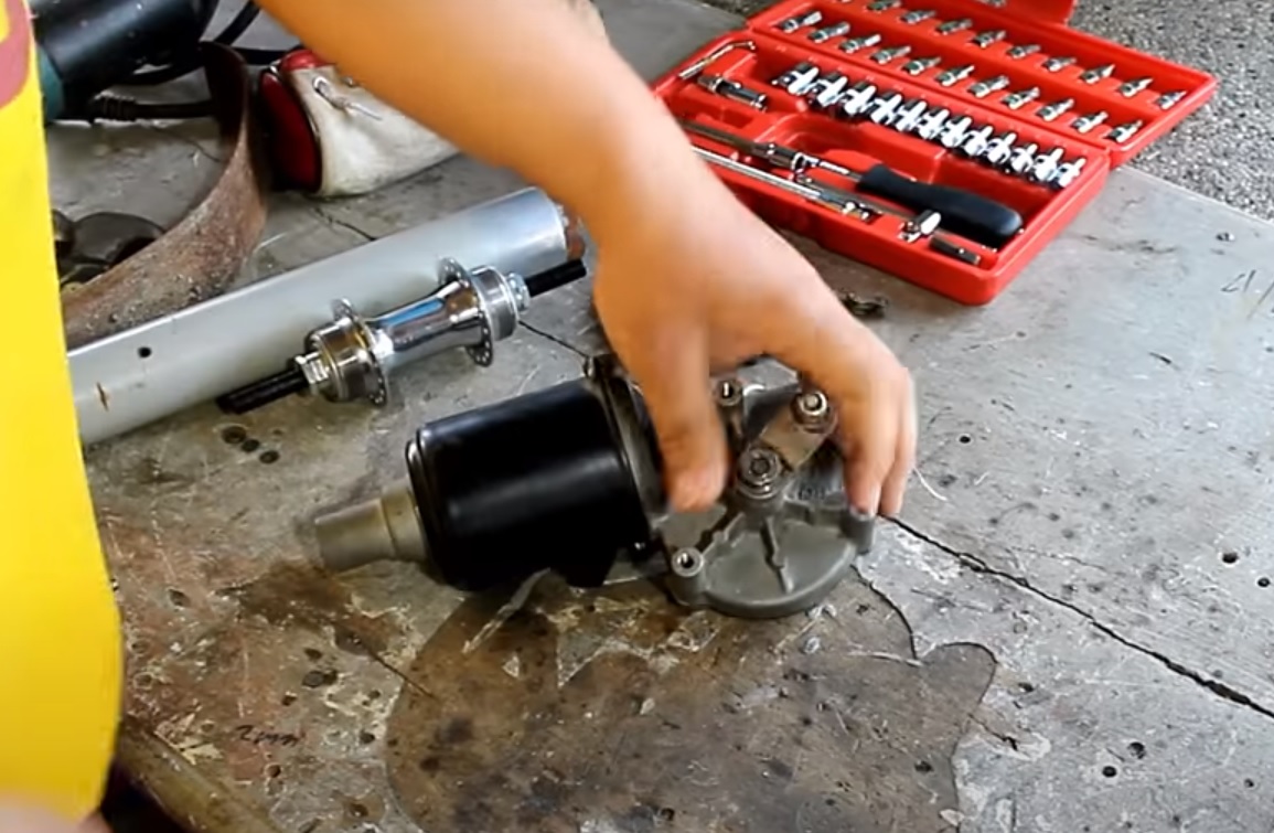 wiper winch motor