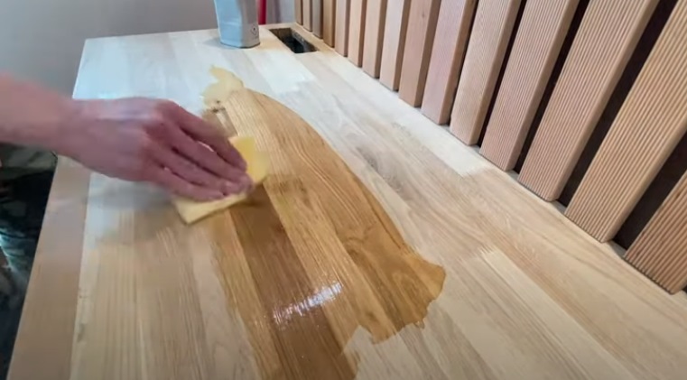 diy floating desk varnish