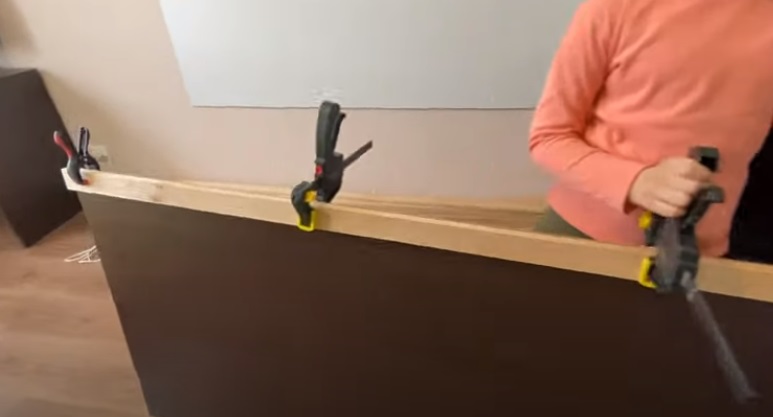 diy floating desk glue slats
