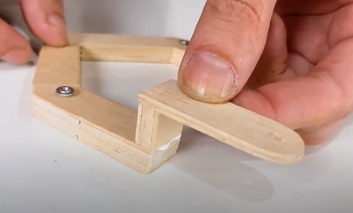 diy cat massager roller mounts