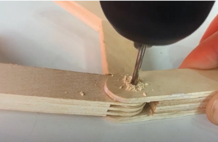diy cat massager hinge