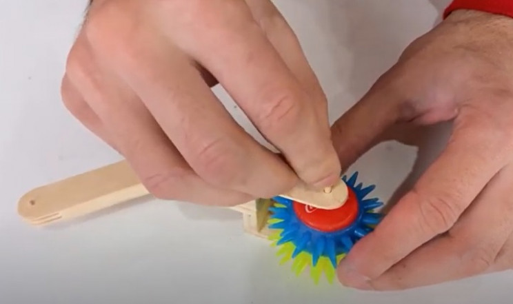 diy cat massaager roller mounts