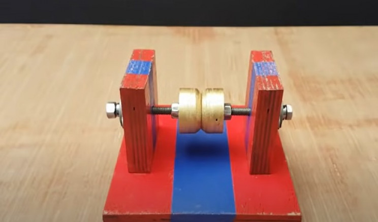diy wire stripper roller on base