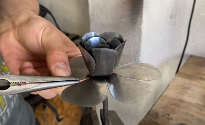 diy steel rose outer petals