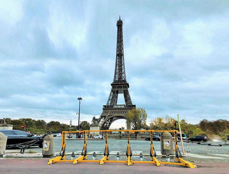 MIframe barriers monuments