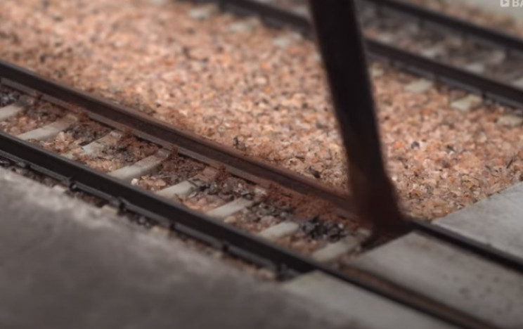 diy train tracks rust