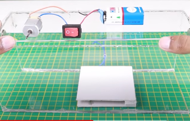 diy mouse trap glue lid