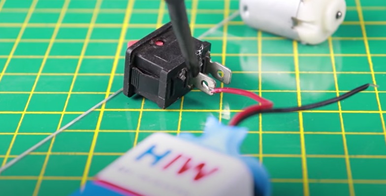 diy mouse trap wire switch