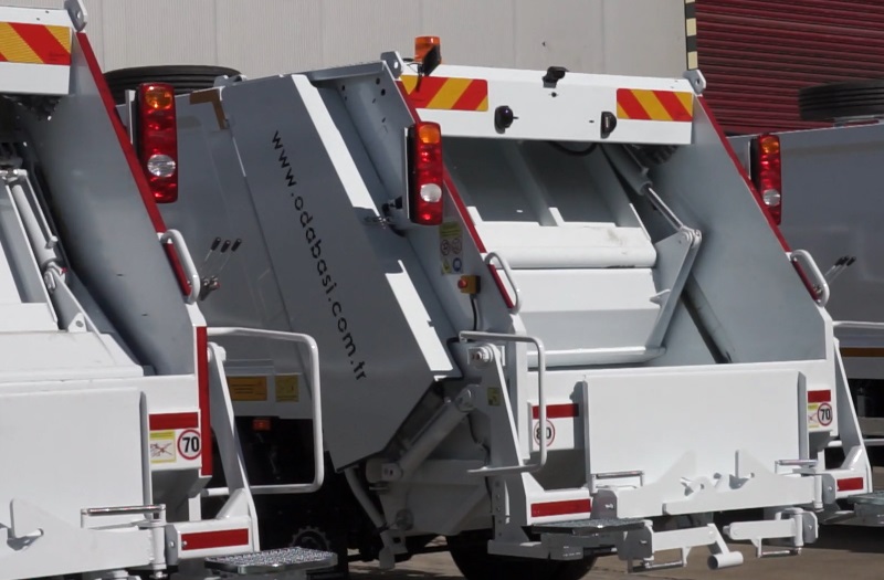 garbage truck complete