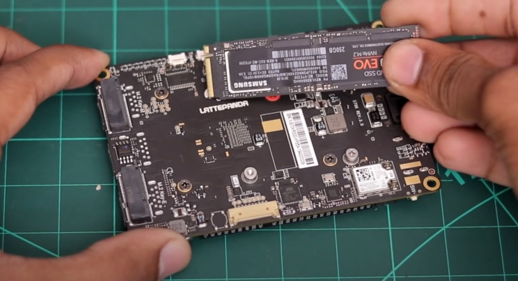 tiny pc board and memory