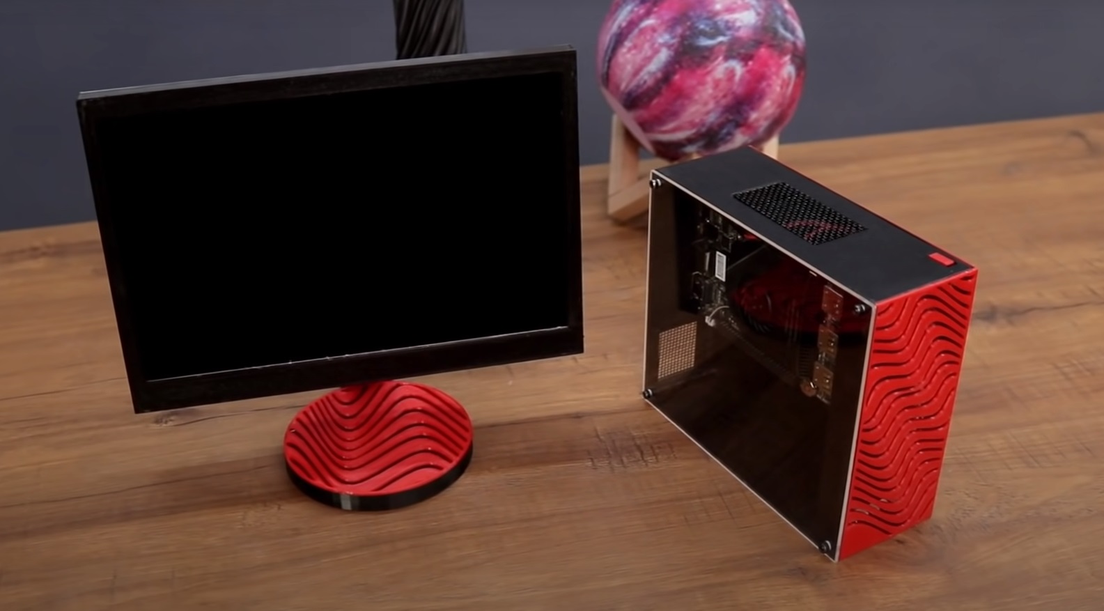 tiny pc monitor and tower