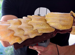 Mechatronics Engineer Builds Gauntlet That Moves Like Waves