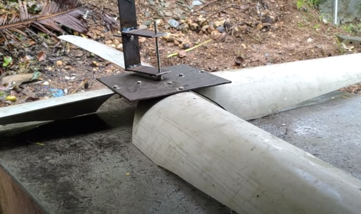 diy wind turbine hub to main support