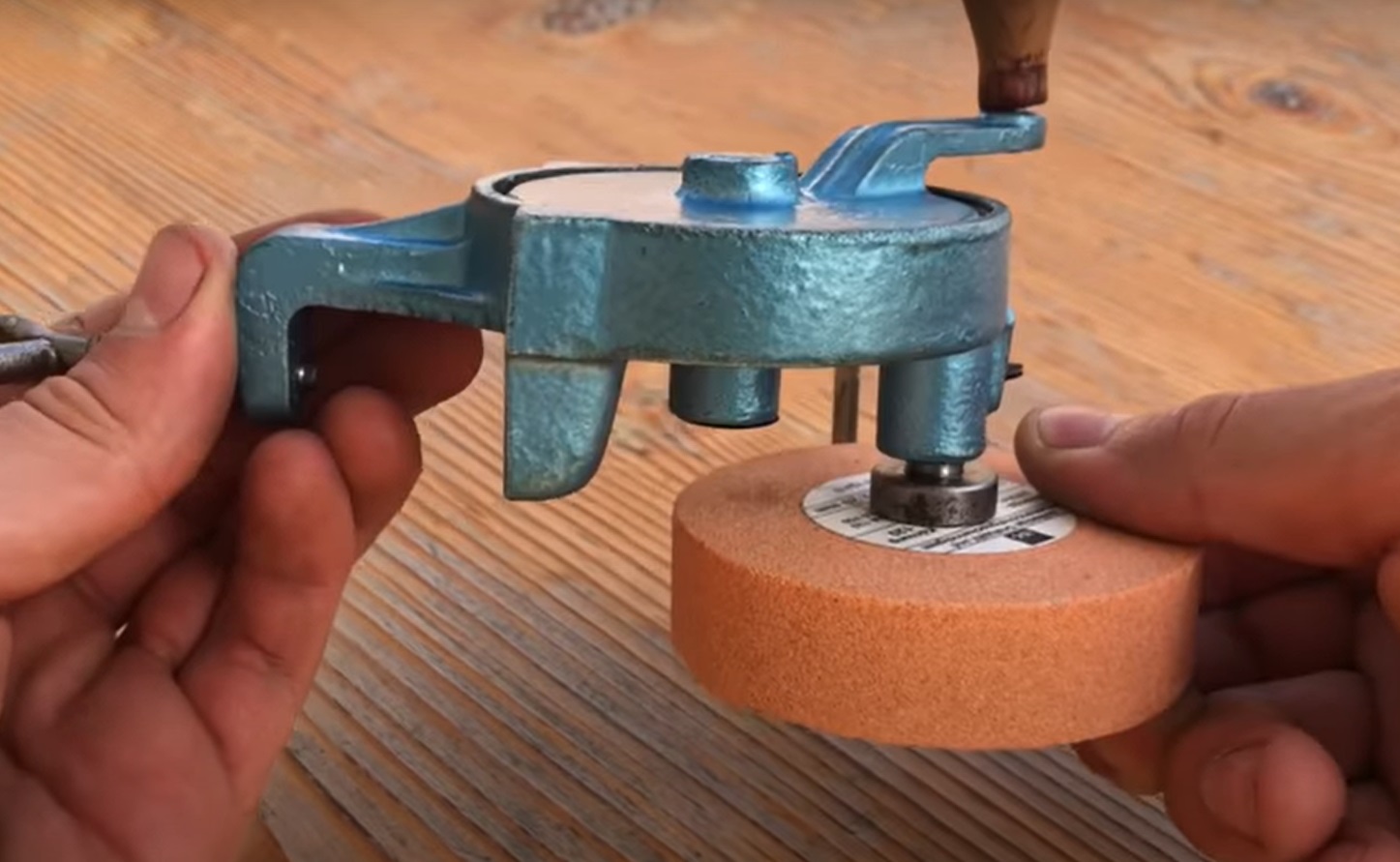 handcrank grinder complete
