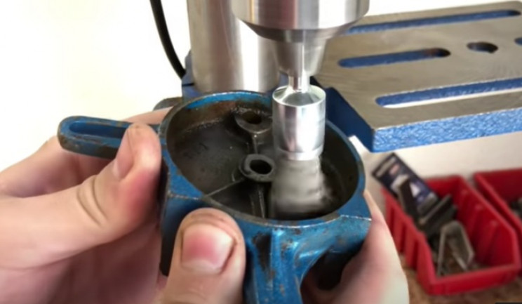 handcrank grinder polish