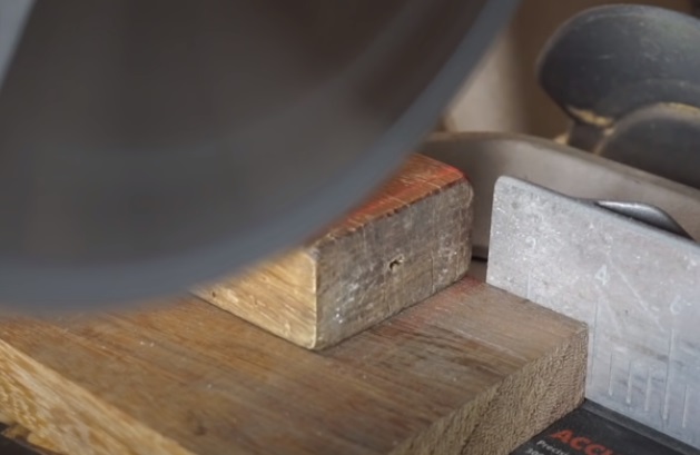 spirit level square edges