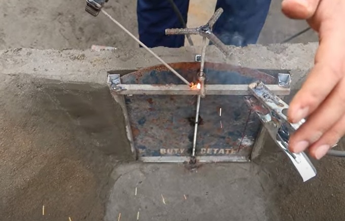 diy mini dam gate